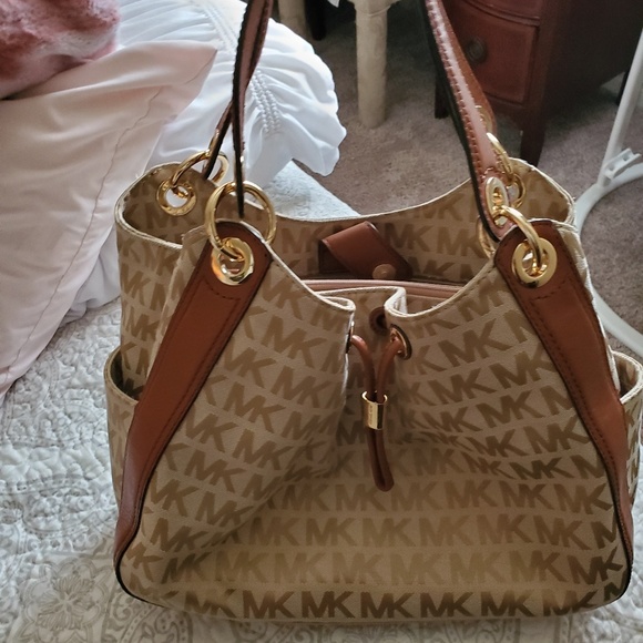 Michael Kors Handbags - *SOLD* Michael Kors satchel purse